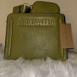 NWT Steve Madden (Bevelyn) Crossbody Bag w/ Airpod Pouch - Green